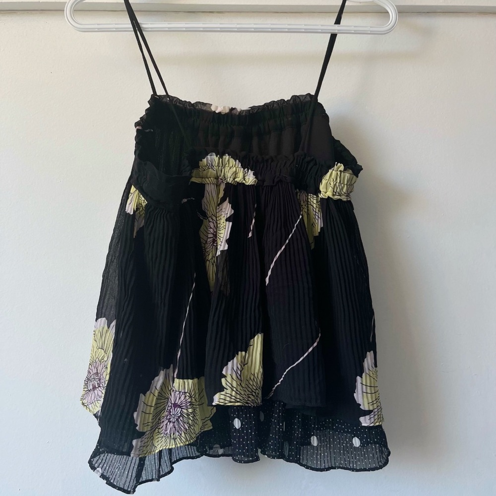 1. Slate Floral Top - Picture 3 of 6